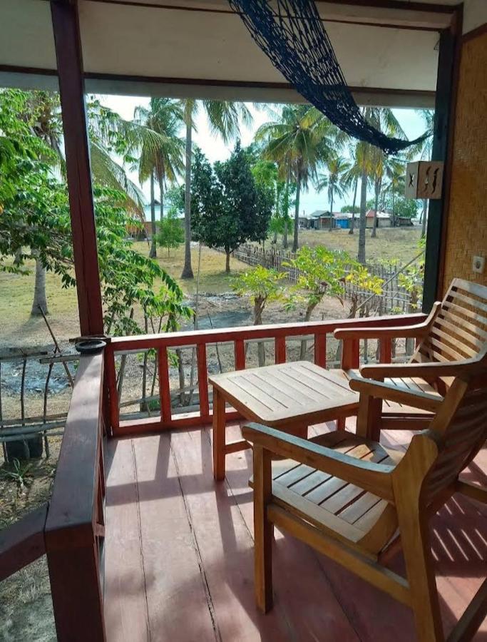 Why Not Bar And Bungalows #2 Pemenang Buitenkant foto